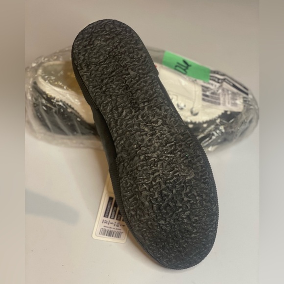 Superga Disney Mickey Mouse White and Black Sneakers Women’s 6.5 Mens 5 kids 4.5 - Picture 4 of 6